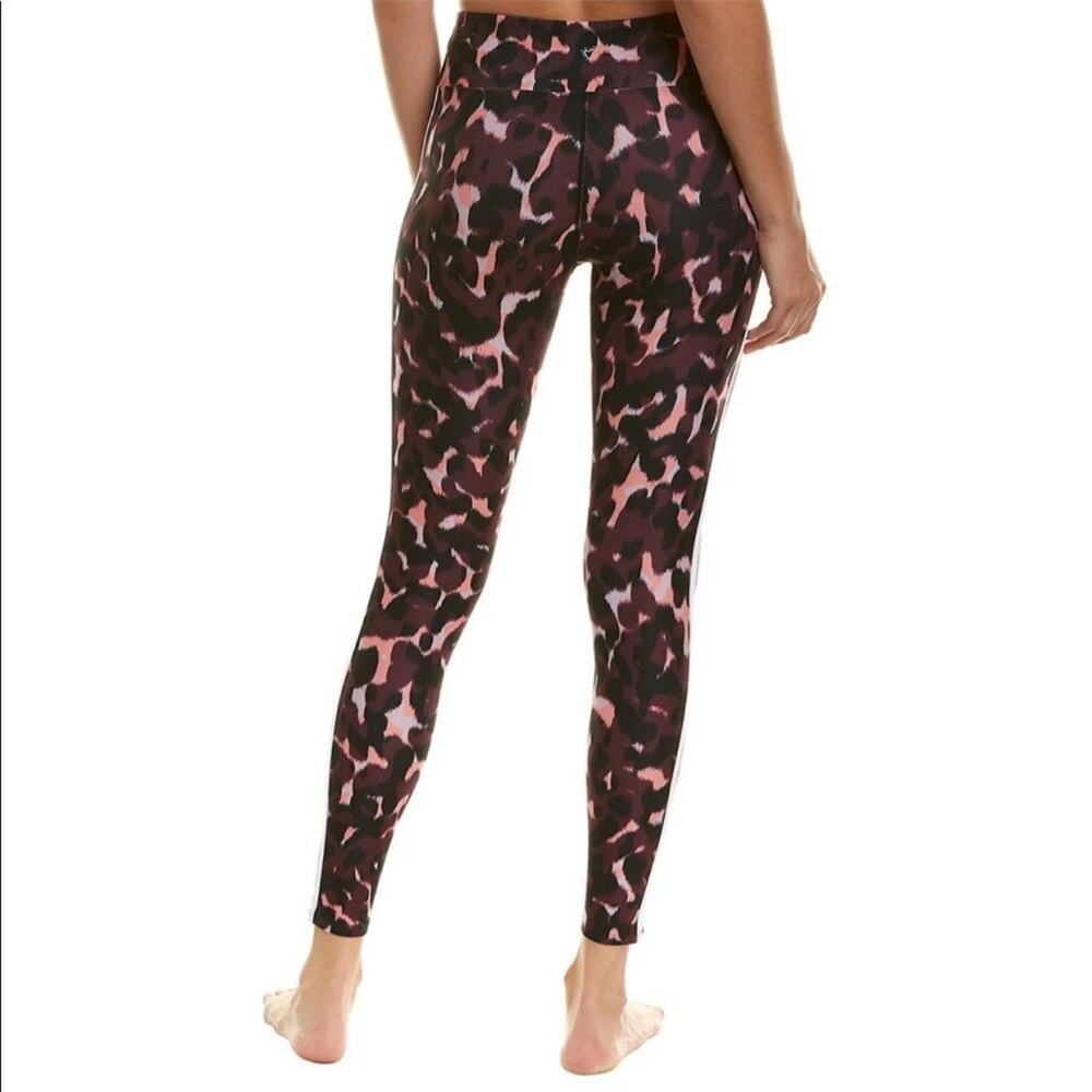 Betsey Johnson Performance camo merlot leggings small